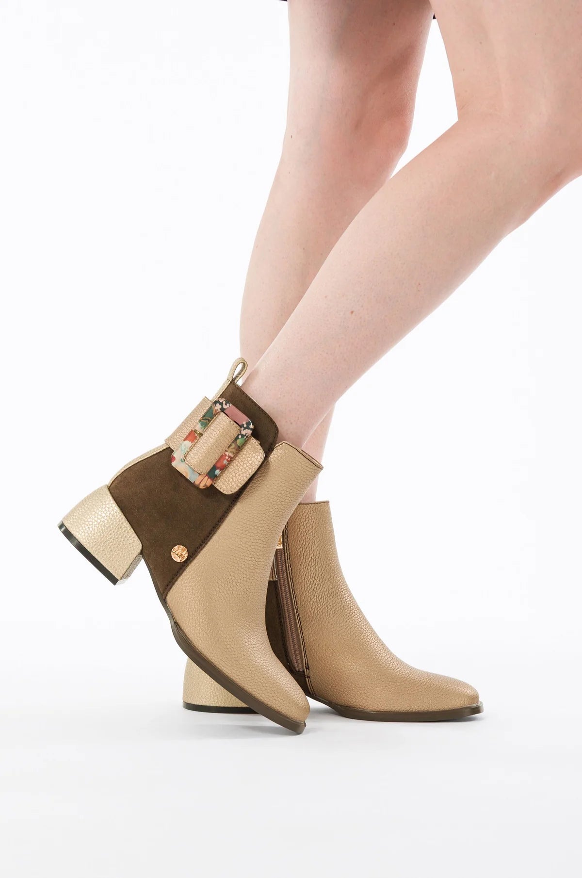 BOTINES MARRONES Y DORADOS