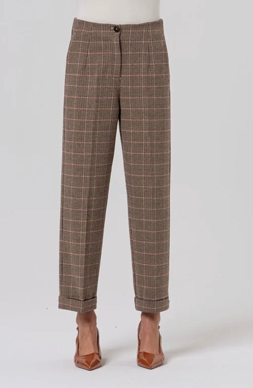 Pantalón recto de cuadros con pinzas Camel