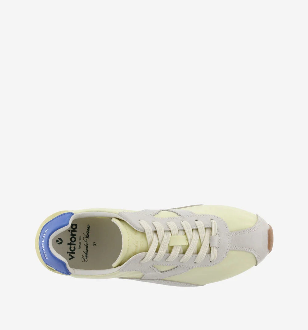 Sneakers para mujer con suela dentada