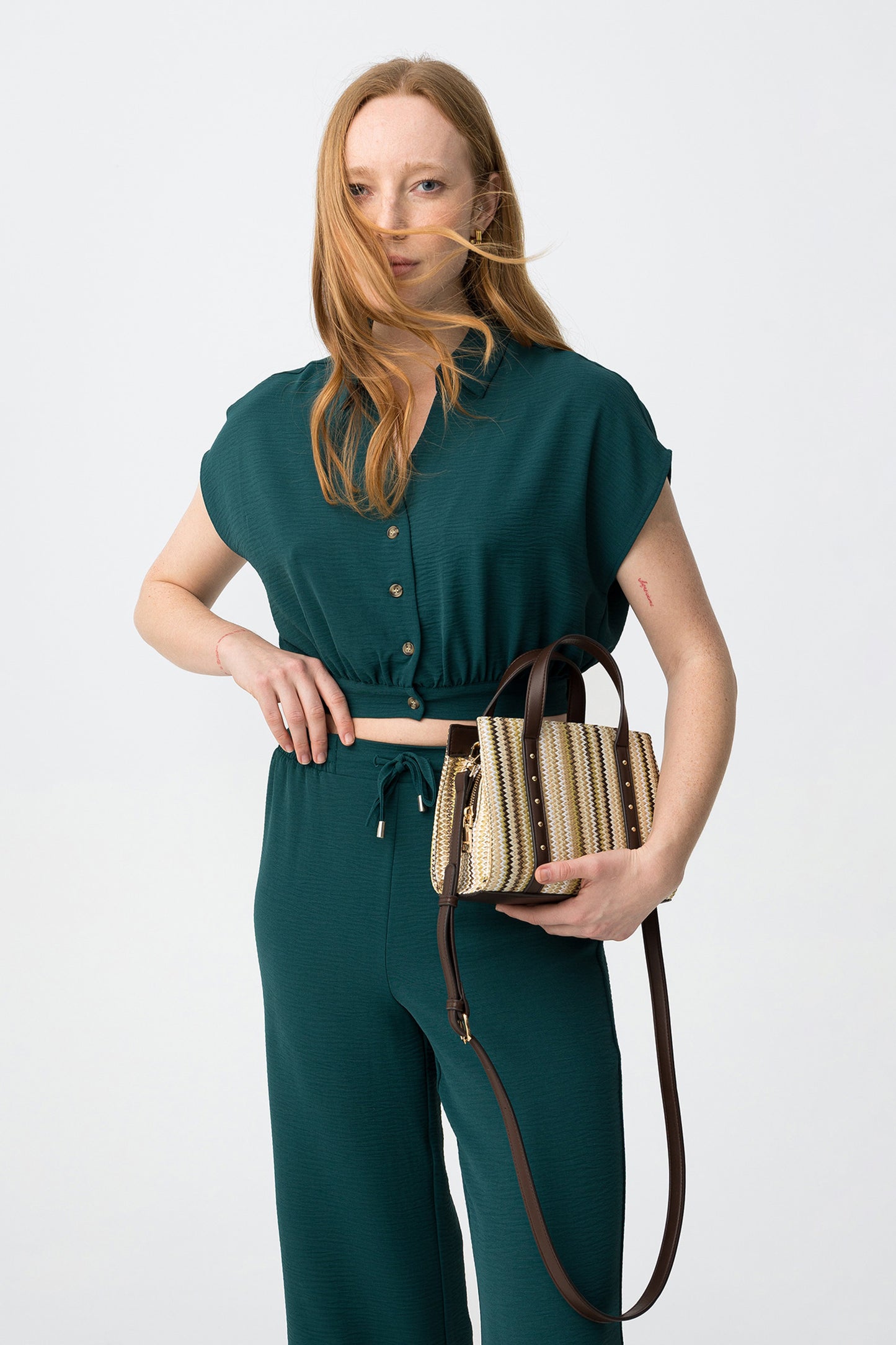 Conjunto Camisa verde de manga corta y pantalón culotte