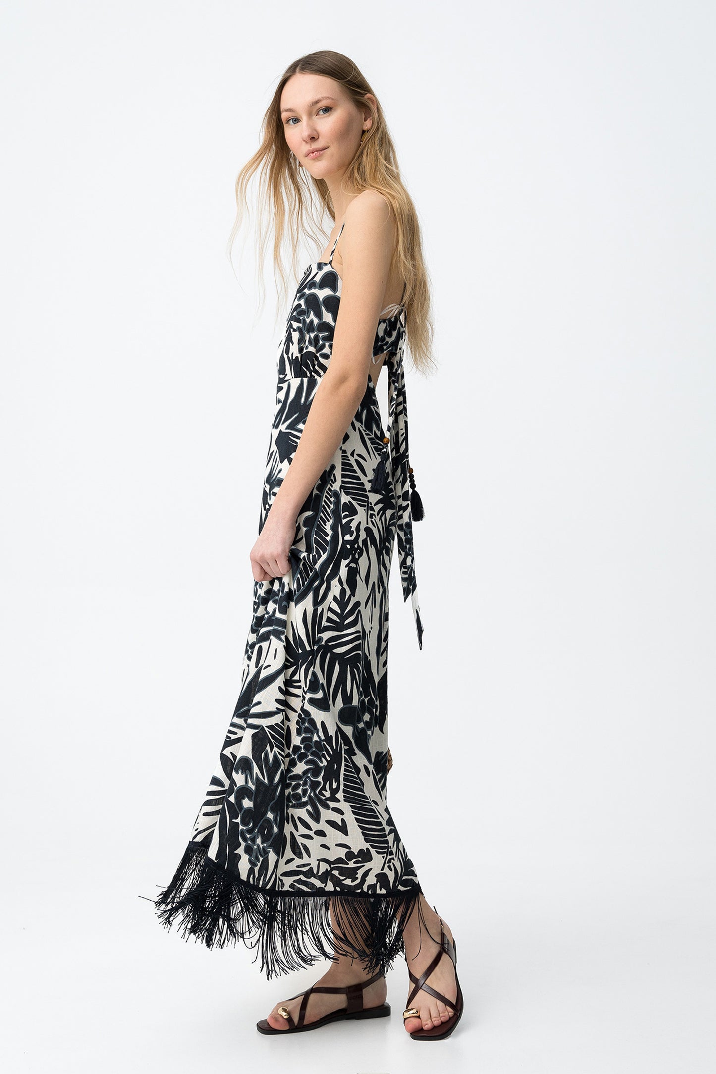 Vestido largo estampado flecos