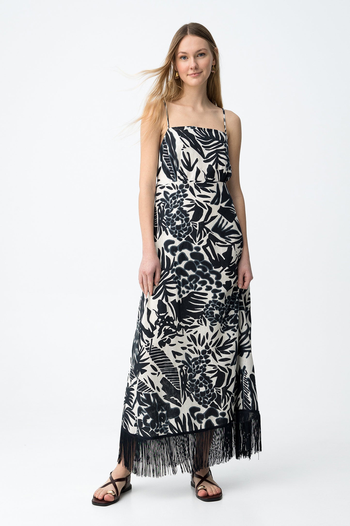 Vestido largo estampado flecos