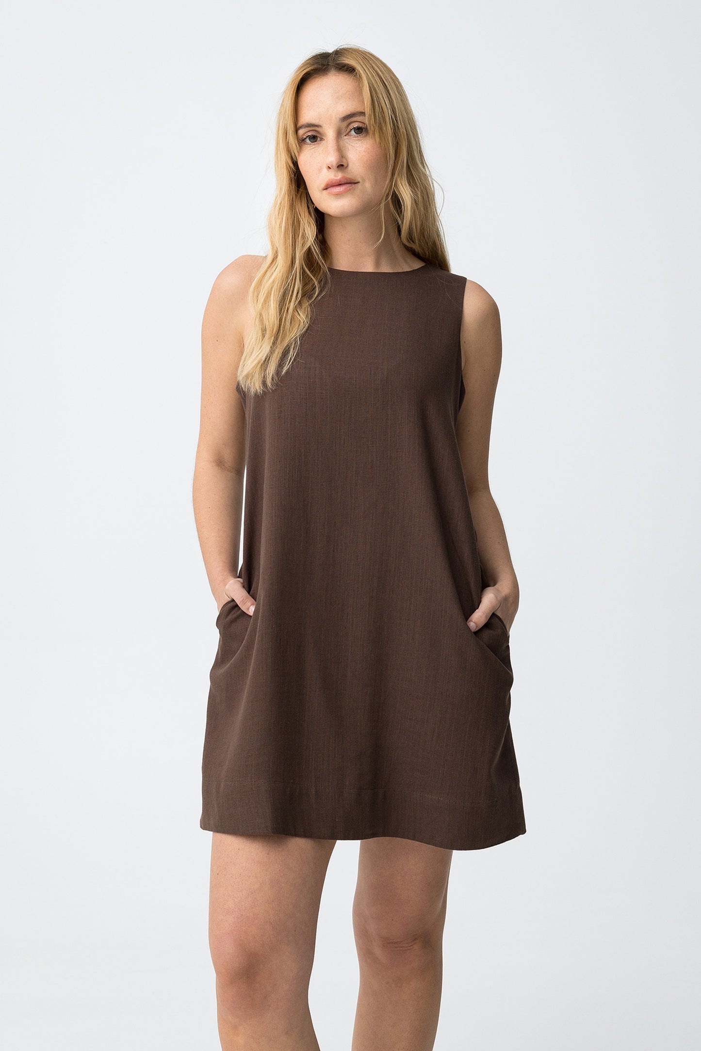 Vestido chocolate sin mangas