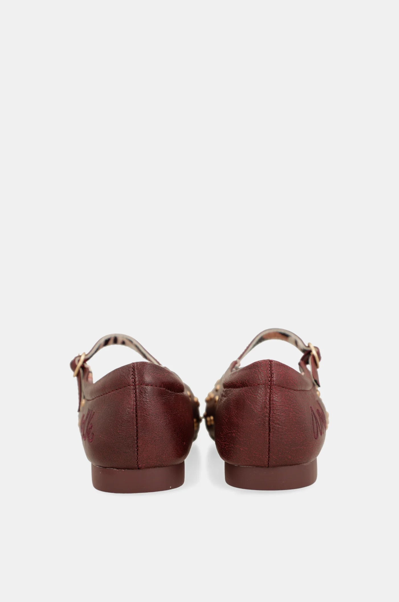 Bailarinas tachuelas burdeos