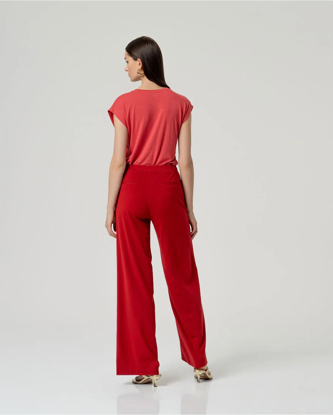 Pantalón recto con cintura elástica