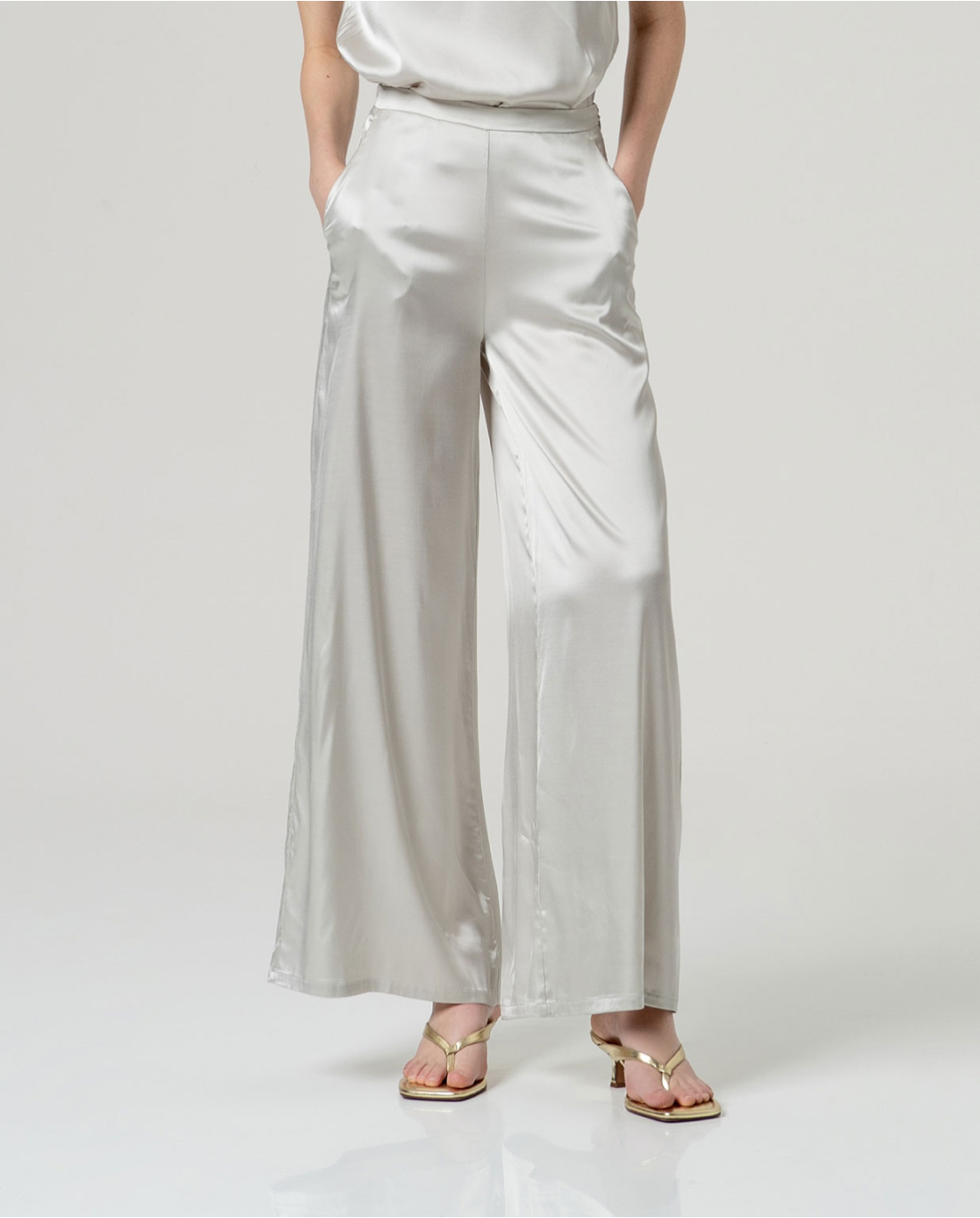Pantalón fluido pierna ancha elástico