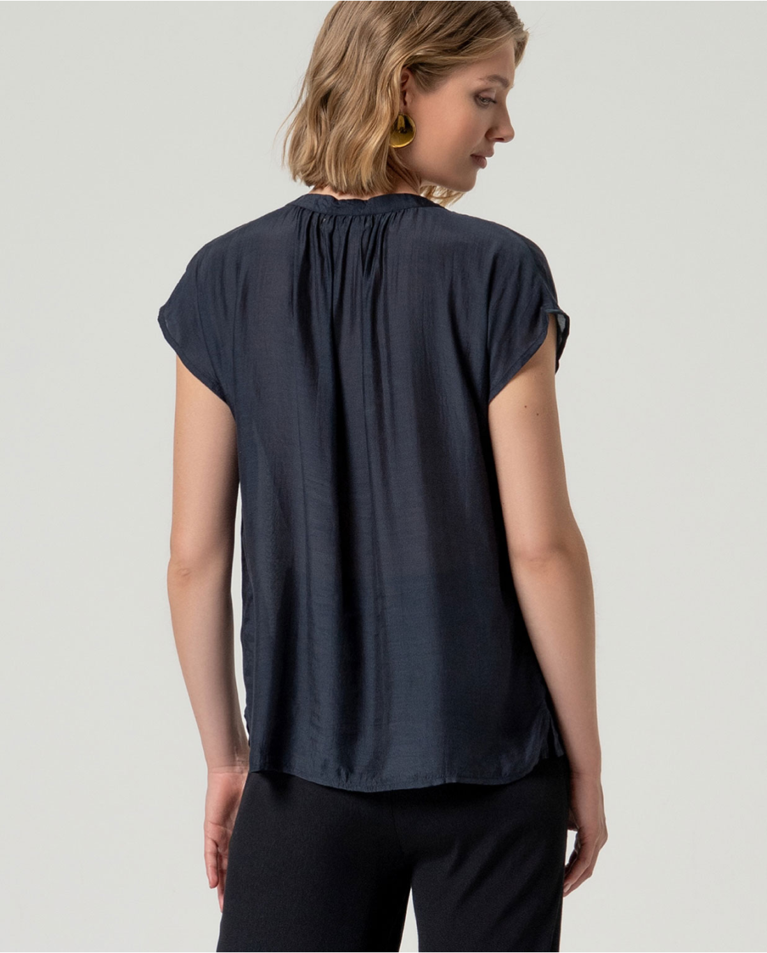 Camisa bordada recta cupro modal Negro
