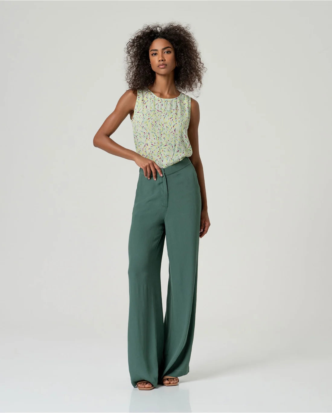 Pantalón EcoVero tiro medio recto Verde Botella