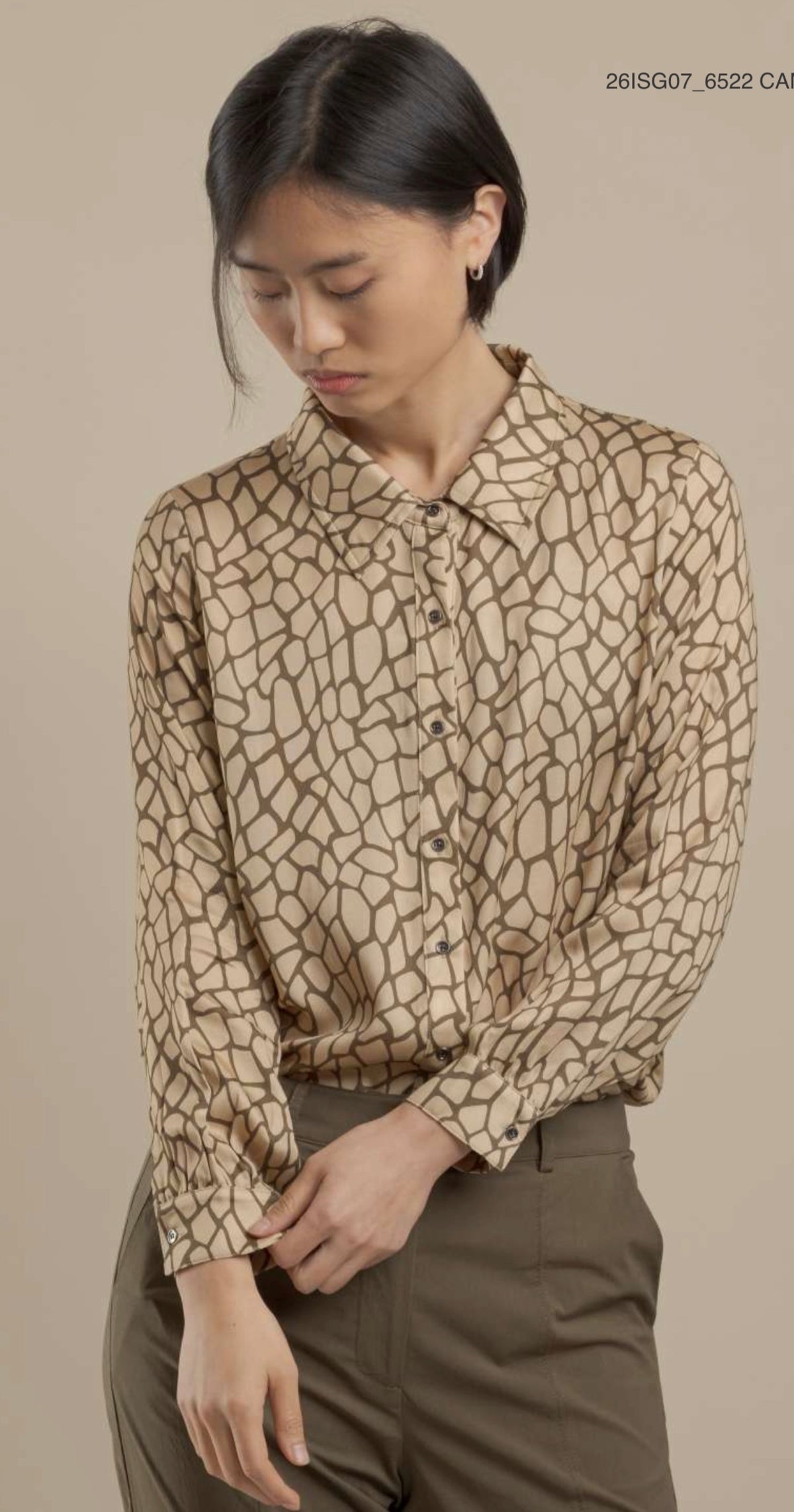 Blusa estampada solapa