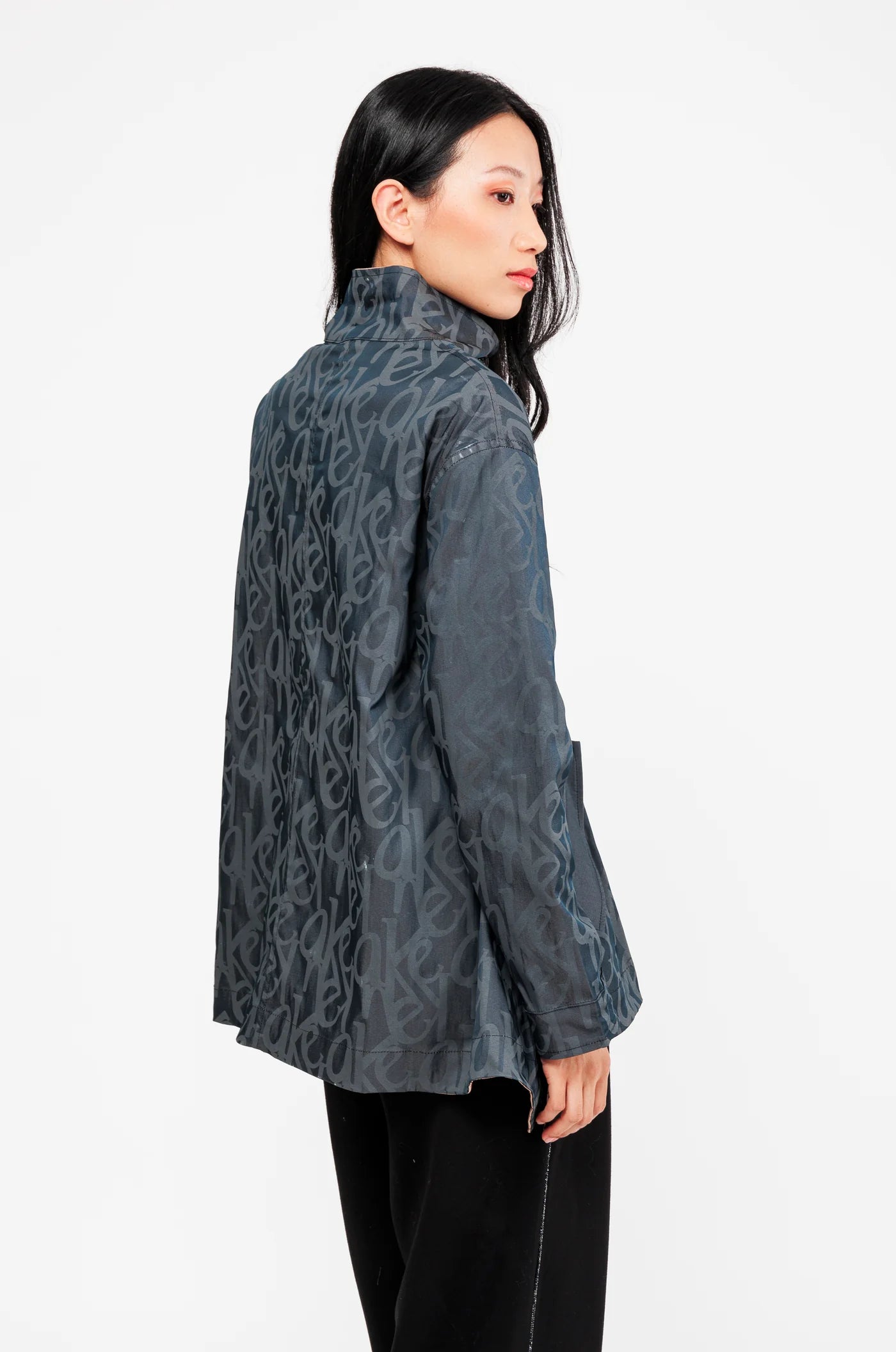 Chaqueta reversible negra y beige