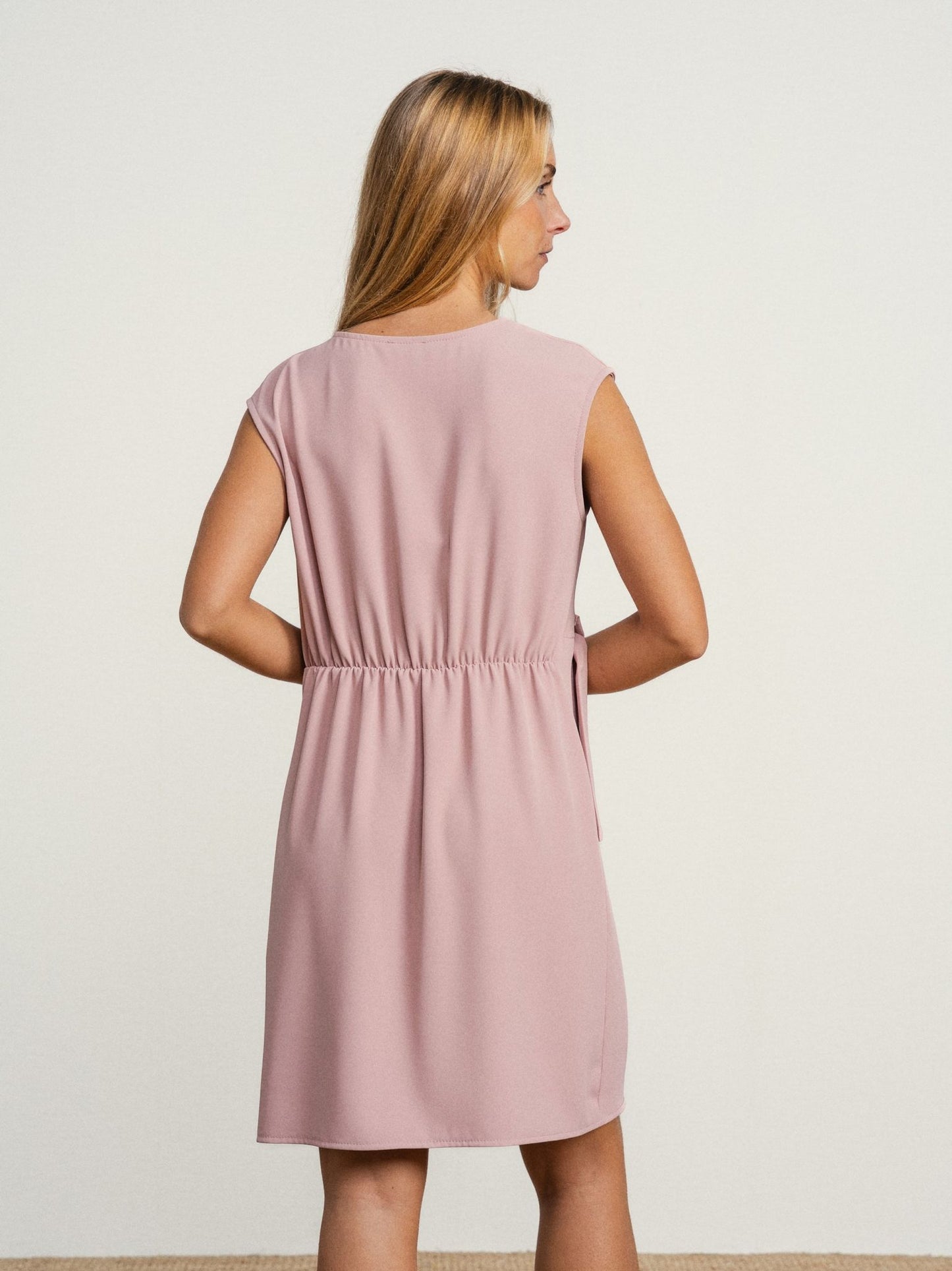 Vestido midi cintura marcada
