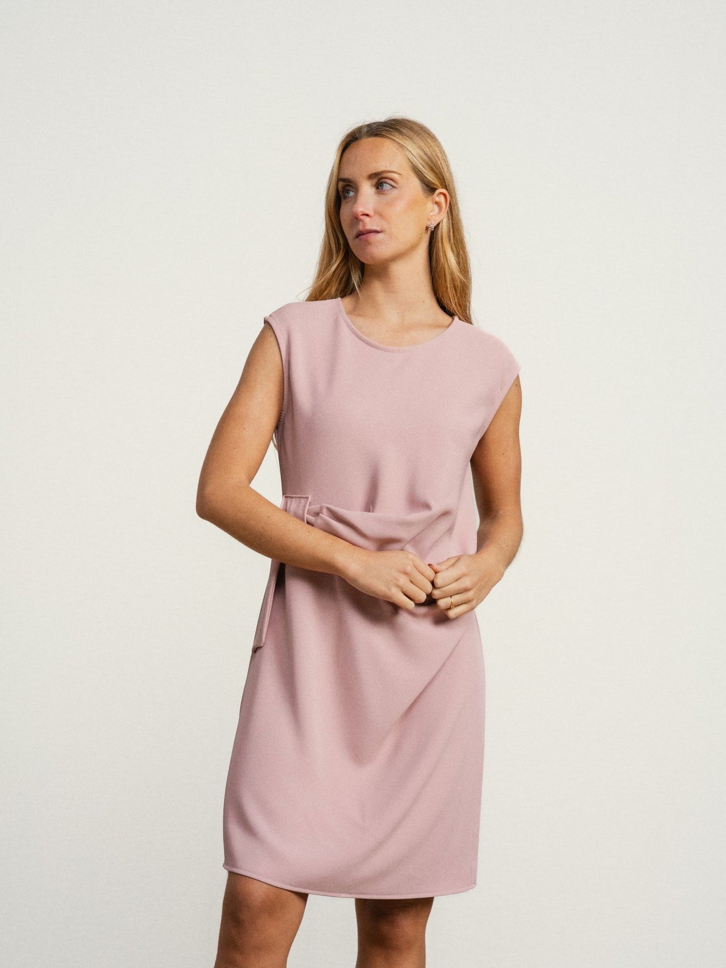 Vestido midi cintura marcada