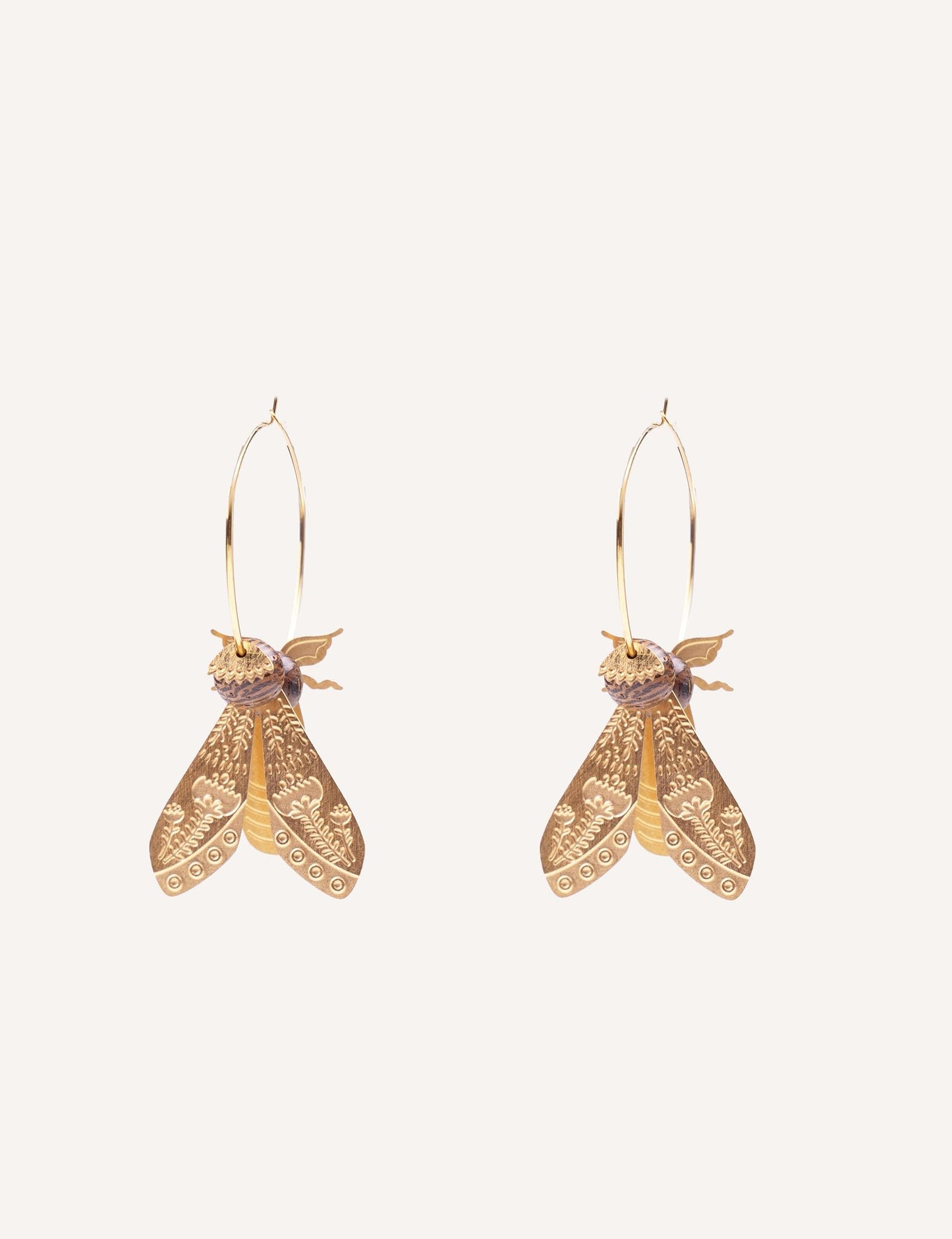 Pendientes aro con polilla