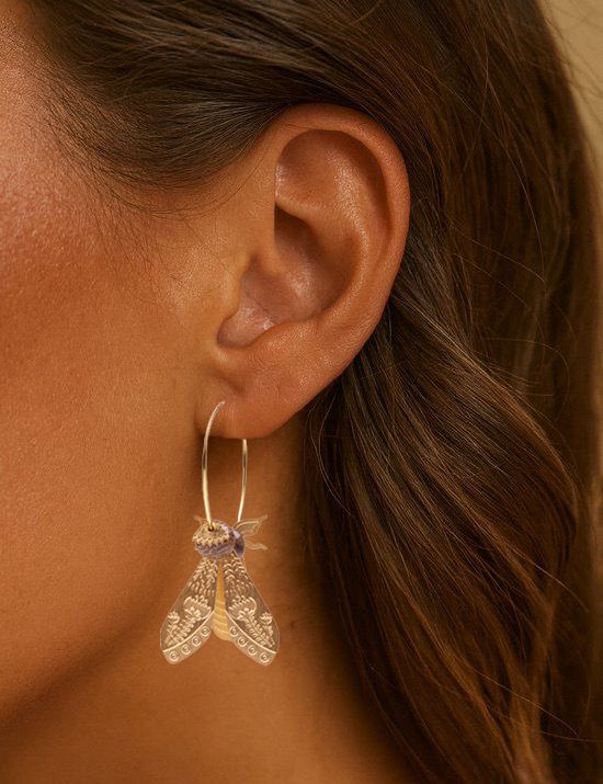 Pendientes aro con polilla